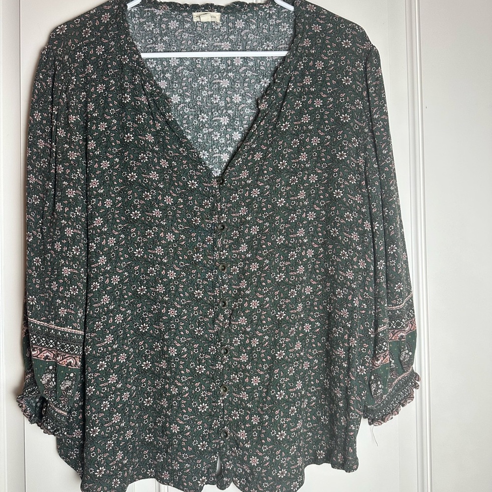 Green Ruffled Blouse with Cuffed Sleeves and Mandarin Collar